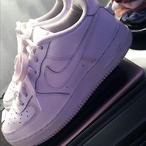 White Nike Air Force 1